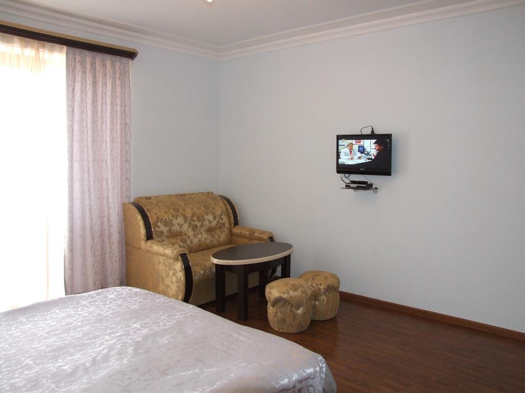 Hotel Central Jermuk Exterior photo