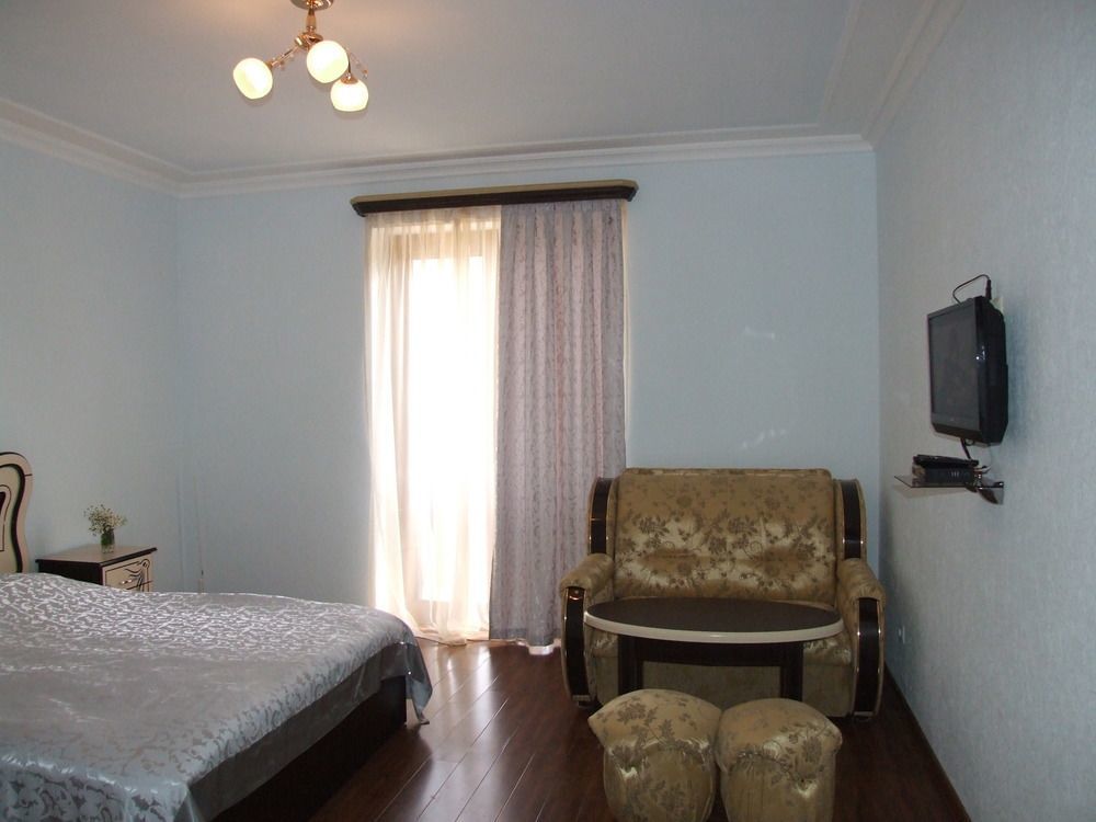 Hotel Central Jermuk Exterior photo
